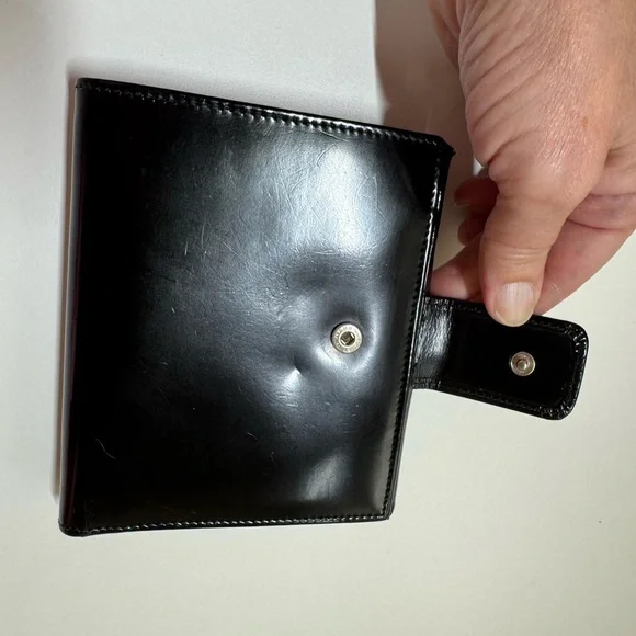 Gucci Black Patent Leather Embossed Logo Wallet EUC with COA - Picture 10 of 16